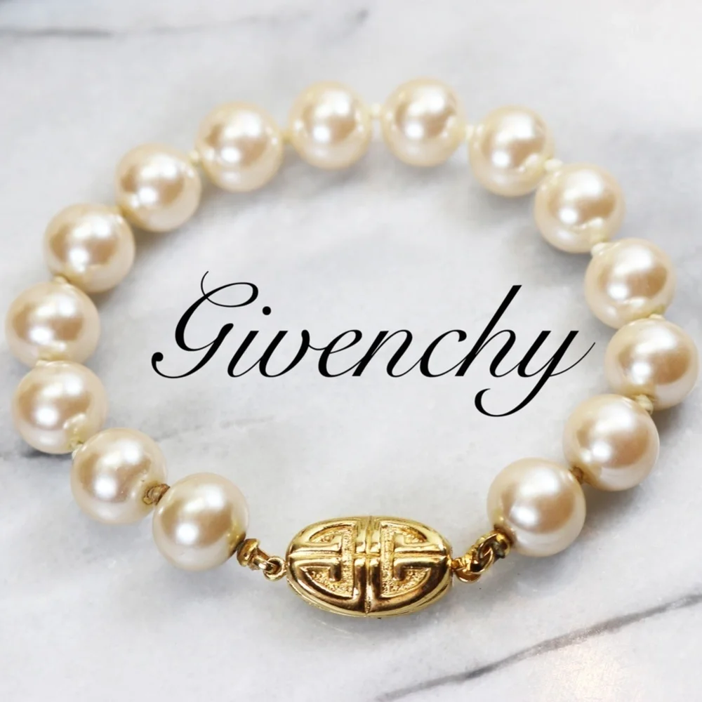 ⚜️ Vintage Givenchy Pearl Bracelet with Logo Clasp
